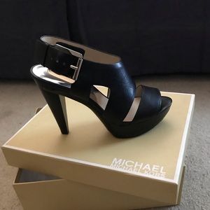 MICHAEL KORS Platform Heels. Women’s Size 7